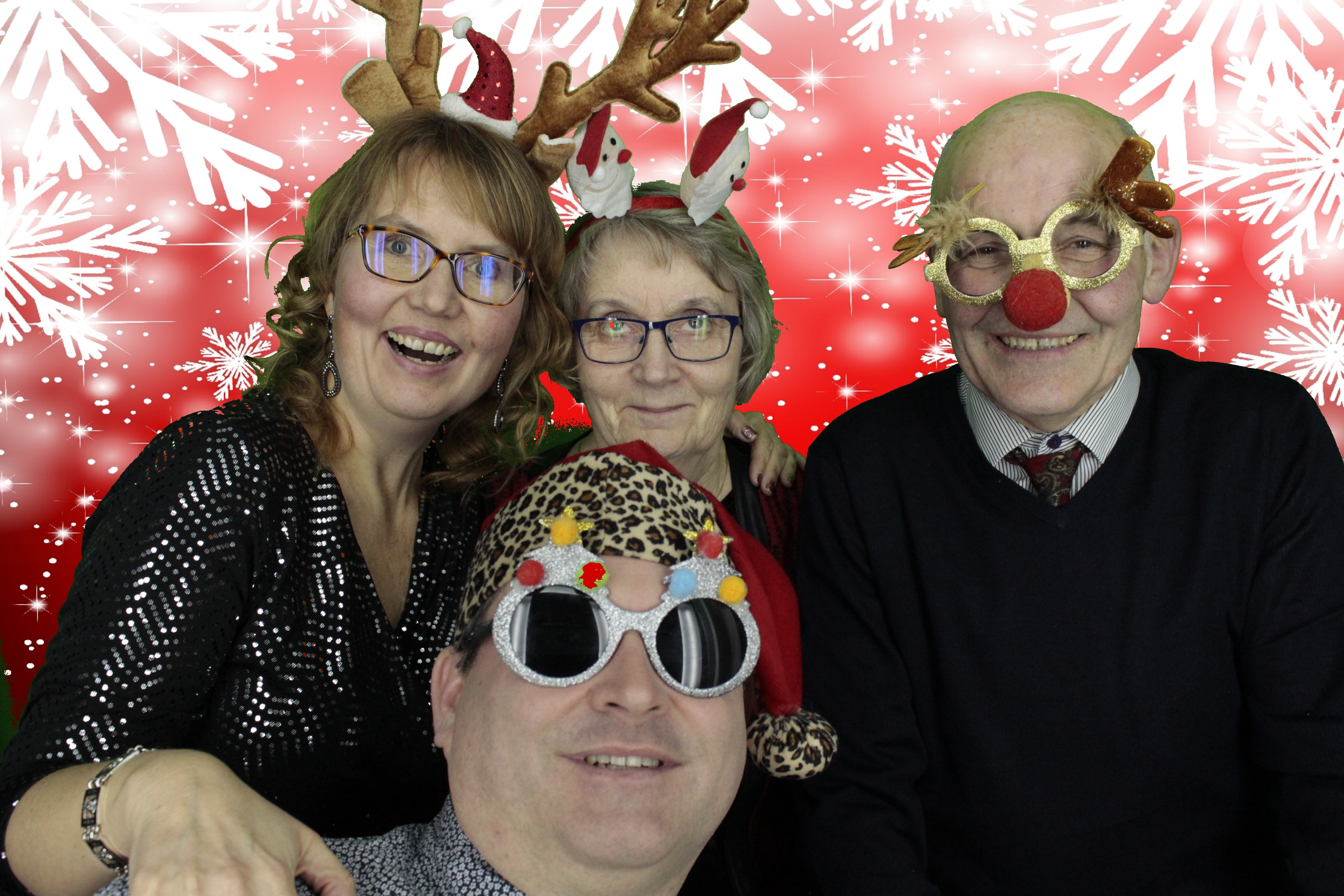 Silvermere Christmas Party | View more photos from the event at gallery.myphotoboothexperience.co.uk/u/MyPhotoBoothExperienceLtd/Silvermere-Christmas-Party-3